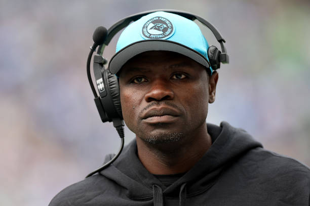 Patriots request interview with Panthers OLB coach Tem Lukabu for defensive coordinator