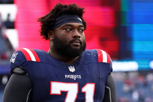 Patriots re-sign Mike Onwenu to a three-year, $57M deal