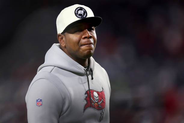 Patriots to interview former Bucs OC Byron Leftwich